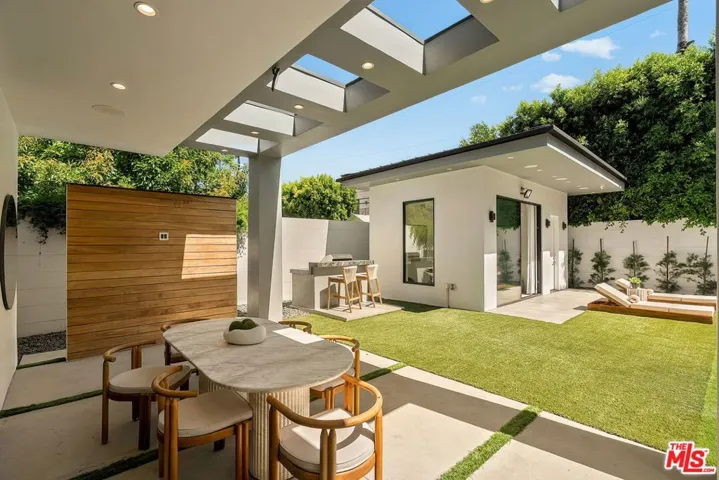 14812 Morrison Street, Sherman Oaks, California 91403