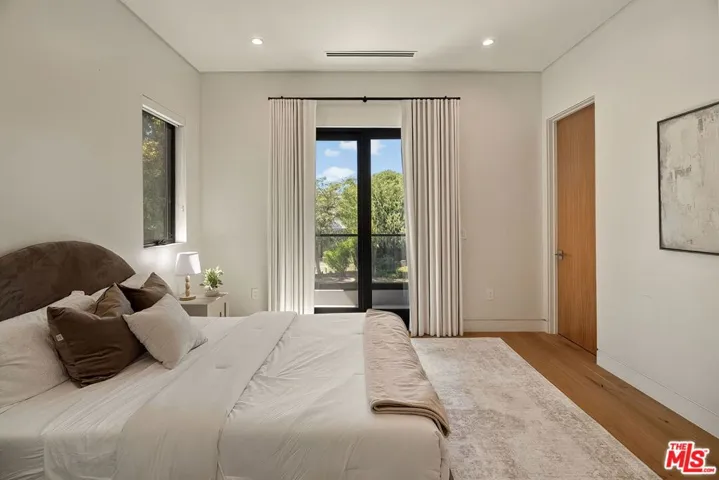 14812 Morrison Street, Sherman Oaks, California 91403