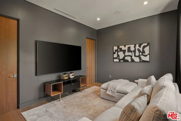 14812 Morrison Street, Sherman Oaks, California 91403