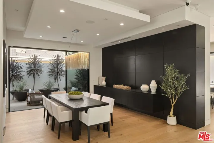 14812 Morrison Street, Sherman Oaks, California 91403