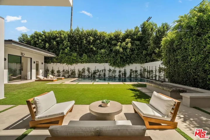 14812 Morrison Street, Sherman Oaks, California 91403