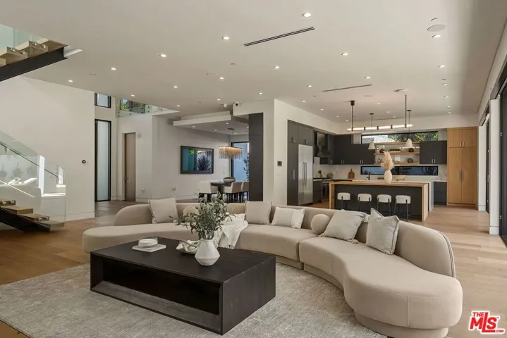 14812 Morrison Street, Sherman Oaks, California 91403