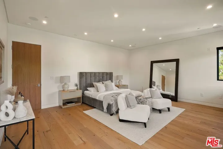 14812 Morrison Street, Sherman Oaks, California 91403