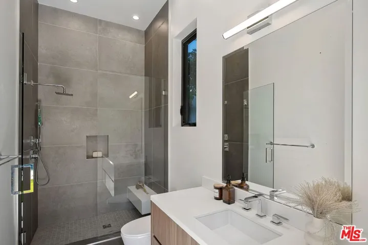14812 Morrison Street, Sherman Oaks, California 91403