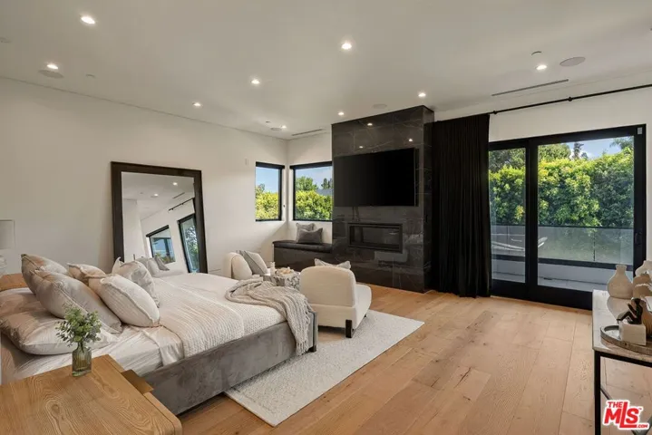 14812 Morrison Street, Sherman Oaks, California 91403