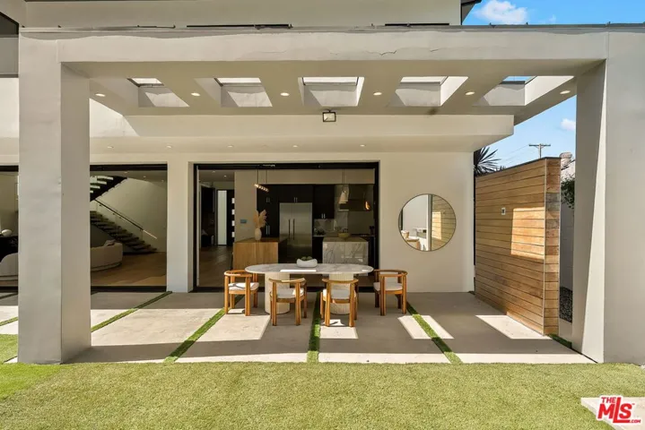 14812 Morrison Street, Sherman Oaks, California 91403