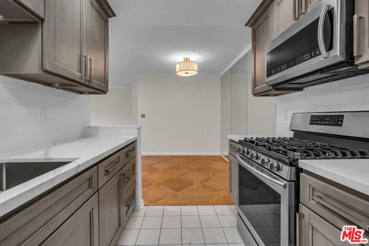 9061 Keith Avenue 204, West Hollywood, California 90069