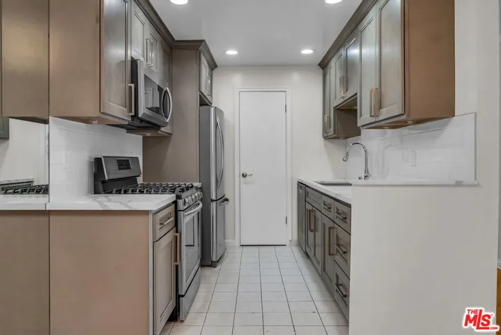9061 Keith Avenue 204, West Hollywood, California 90069