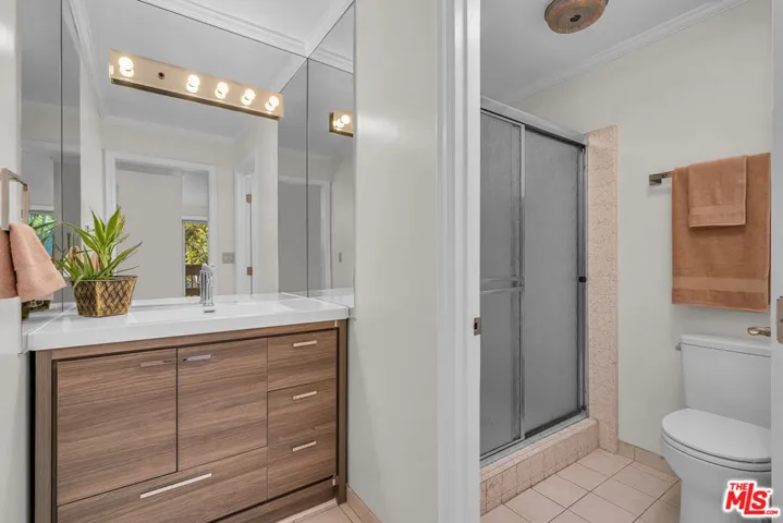 9061 Keith Avenue 204, West Hollywood, California 90069