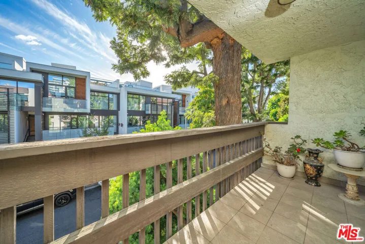 9061 Keith Avenue 204, West Hollywood, California 90069