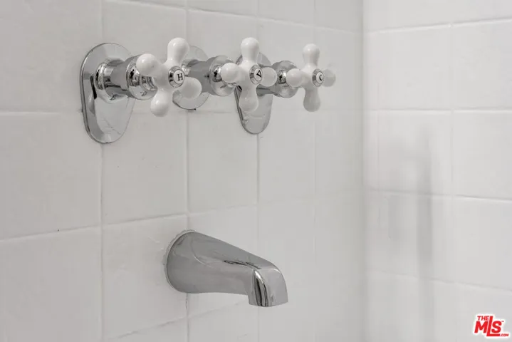 9061 Keith Avenue 204, West Hollywood, California 90069