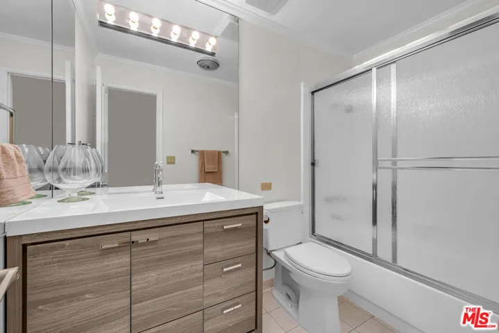 9061 Keith Avenue 204, West Hollywood, California 90069