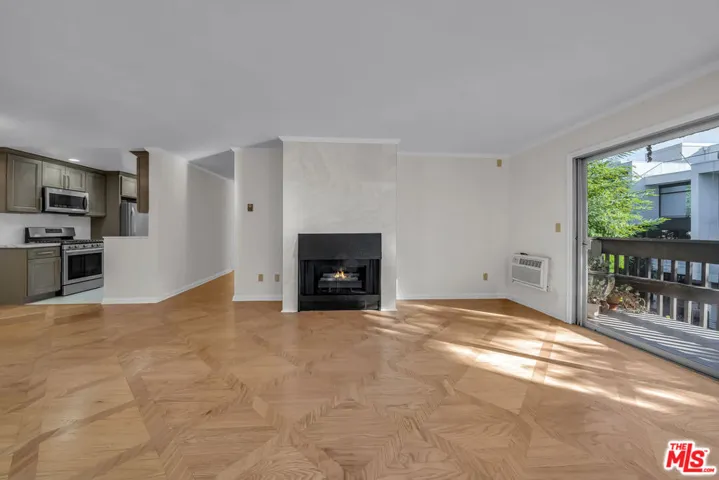 9061 Keith Avenue 204, West Hollywood, California 90069