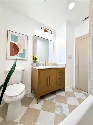 5710 E Killdee, Long Beach, California 90808