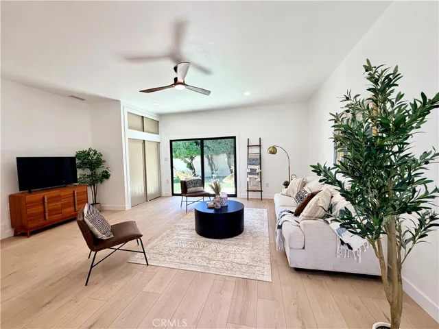 H-U-G-E Family/Game/Great room