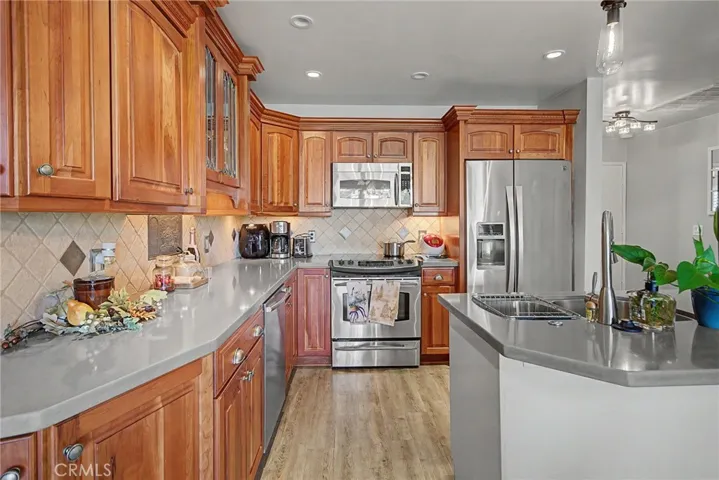 6315 Marina Pacifica Drive S, Long Beach, California 90803