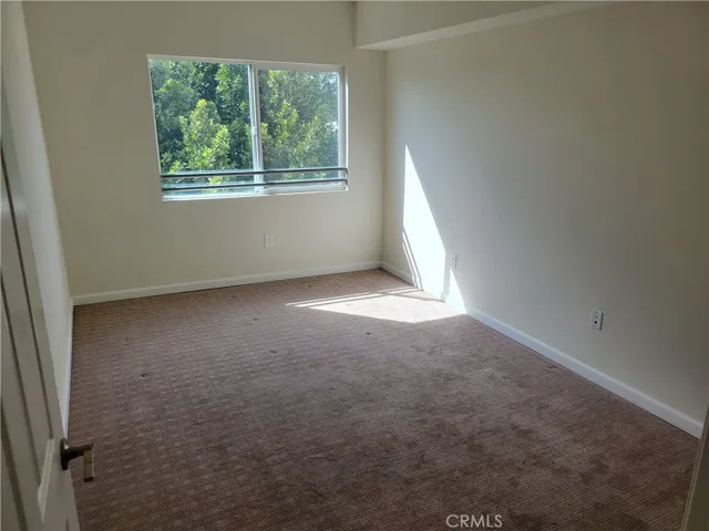 9126 Langdon Avenue 303, North Hills, California 91343