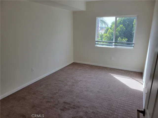 9126 Langdon Avenue 303, North Hills, California 91343