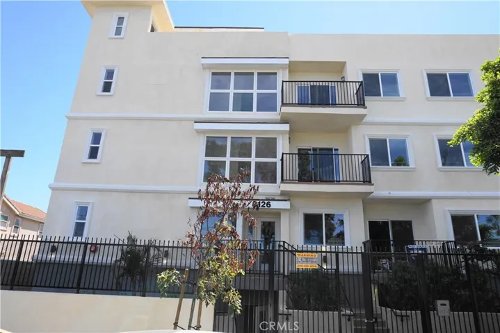 9126 Langdon Avenue 303, North Hills, California 91343