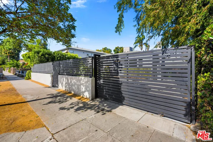5438 Colfax Avenue, Los Angeles, California 91601