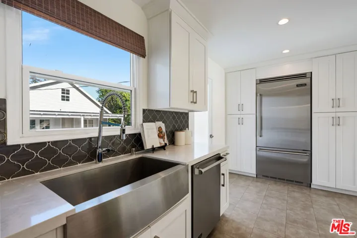 5438 Colfax Avenue, Los Angeles, California 91601