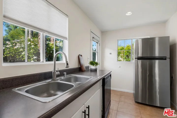5438 Colfax Avenue, Los Angeles, California 91601