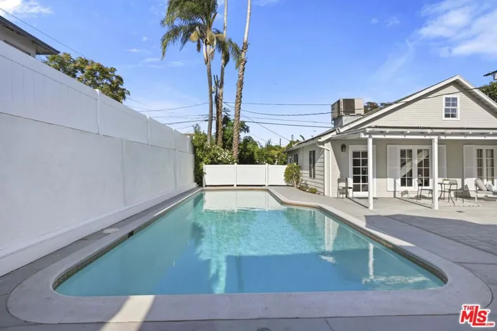 5438 Colfax Avenue, Los Angeles, California 91601