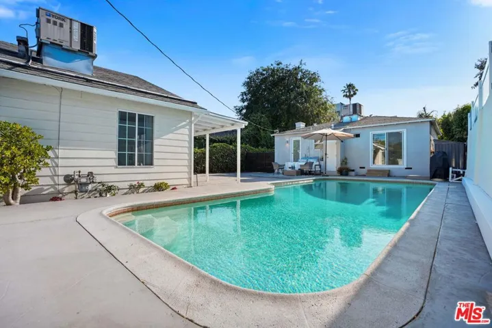5438 Colfax Avenue, Los Angeles, California 91601