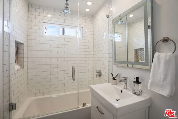5438 Colfax Avenue, Los Angeles, California 91601