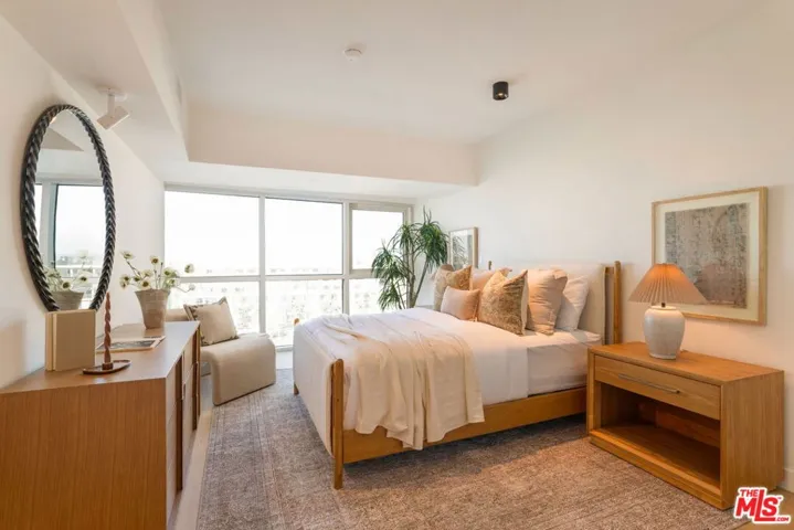 13600 Marina Pointe Drive 604, Marina Del Rey, California 90292
