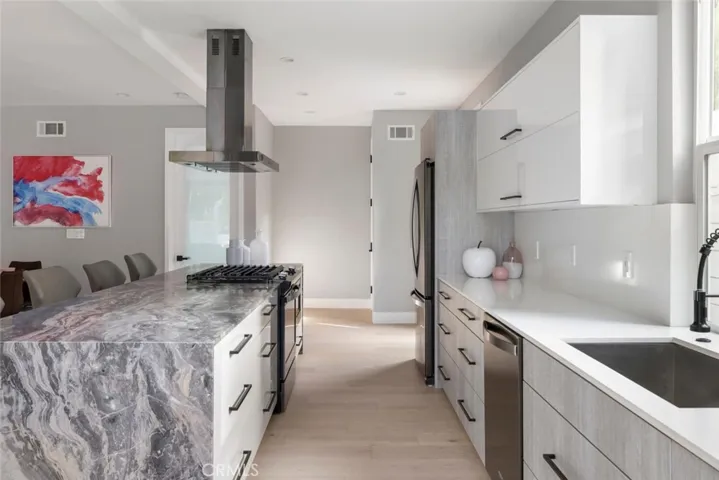 4731 Topanga Canyon Boulevard, Woodland Hills, California 91364