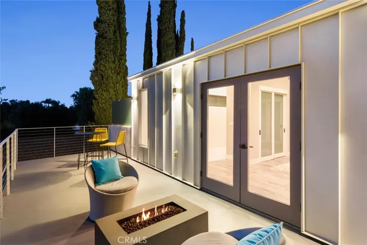 4731 Topanga Canyon Boulevard, Woodland Hills, California 91364