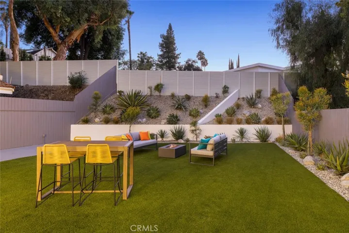 4731 Topanga Canyon Boulevard, Woodland Hills, California 91364