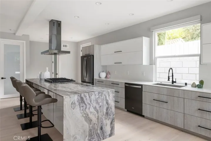 4731 Topanga Canyon Boulevard, Woodland Hills, California 91364