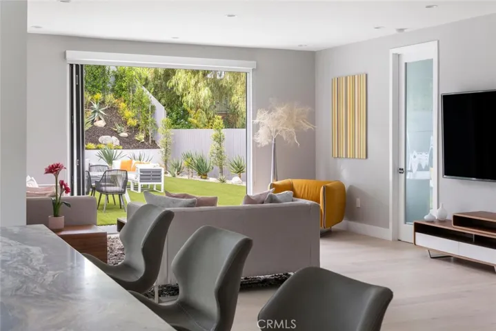 4731 Topanga Canyon Boulevard, Woodland Hills, California 91364