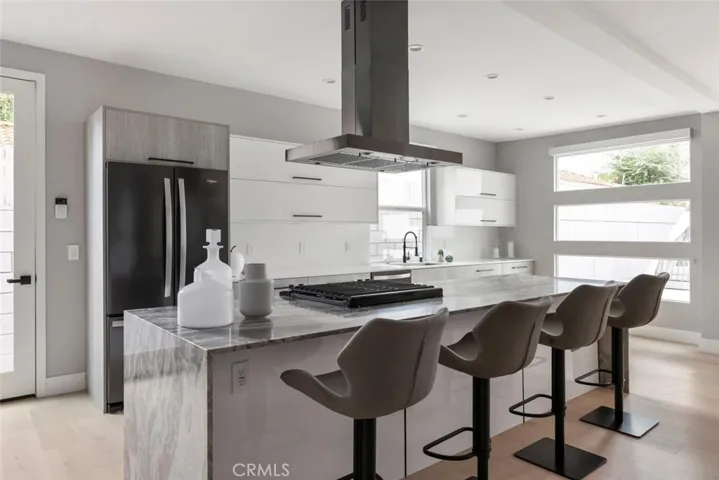 4731 Topanga Canyon Boulevard, Woodland Hills, California 91364