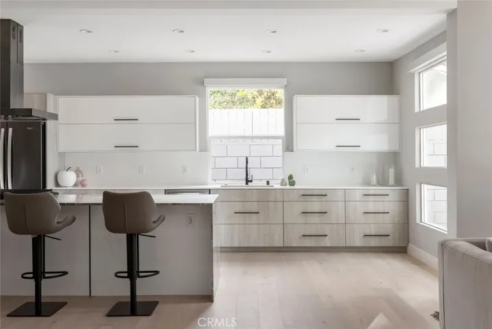 4731 Topanga Canyon Boulevard, Woodland Hills, California 91364