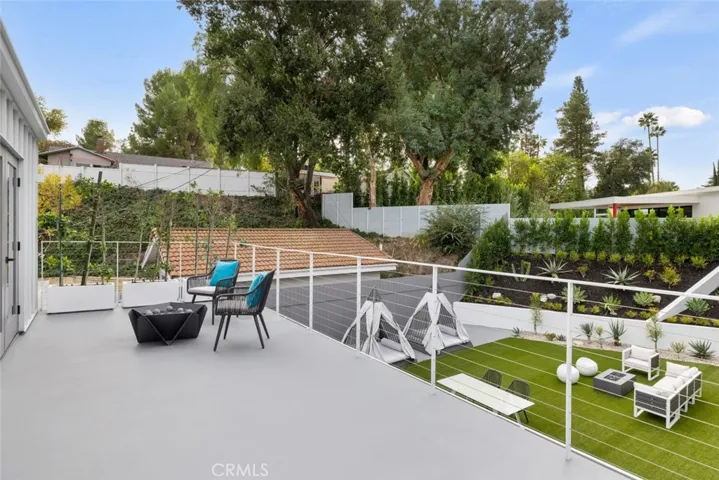 4731 Topanga Canyon Boulevard, Woodland Hills, California 91364