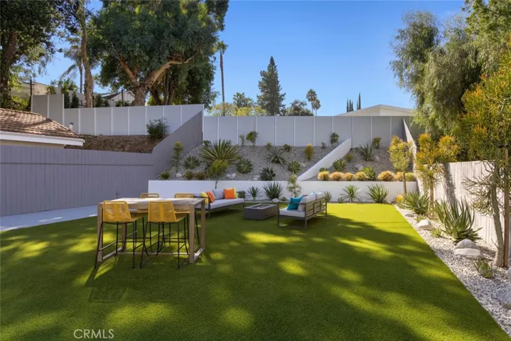 4731 Topanga Canyon Boulevard, Woodland Hills, California 91364