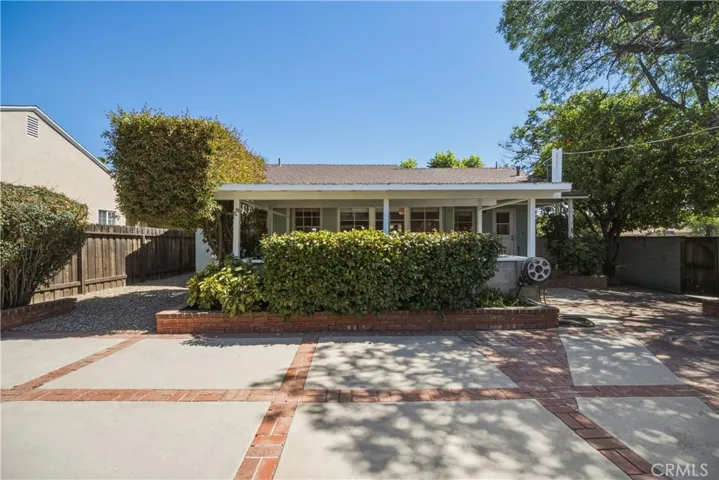 17061 Lorne, Lake Balboa, California 91406