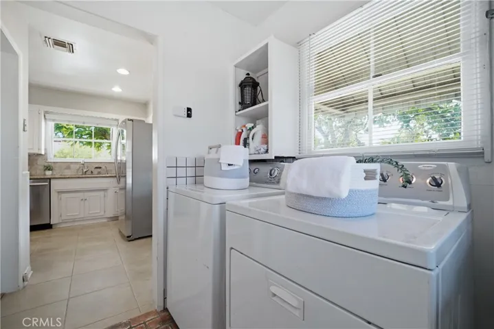17061 Lorne, Lake Balboa, California 91406