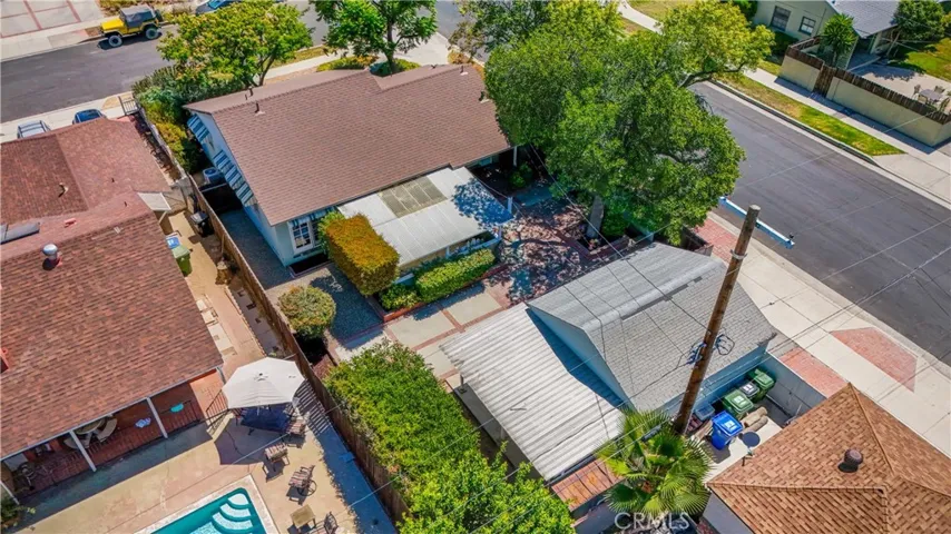 17061 Lorne, Lake Balboa, California 91406