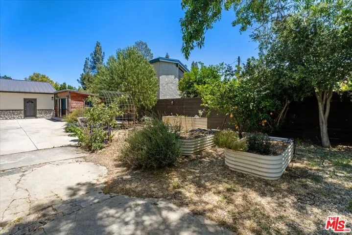 22954 Collins Street, Los Angeles, California 91367