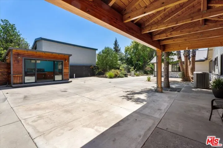 22954 Collins Street, Los Angeles, California 91367