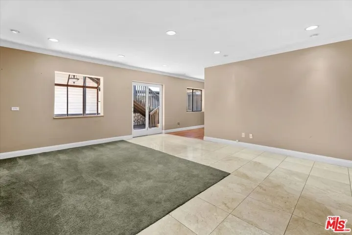 22954 Collins Street, Los Angeles, California 91367