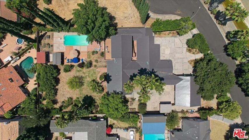 22954 Collins Street, Los Angeles, California 91367