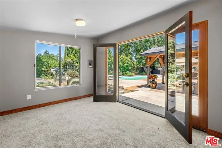 22954 Collins Street, Los Angeles, California 91367
