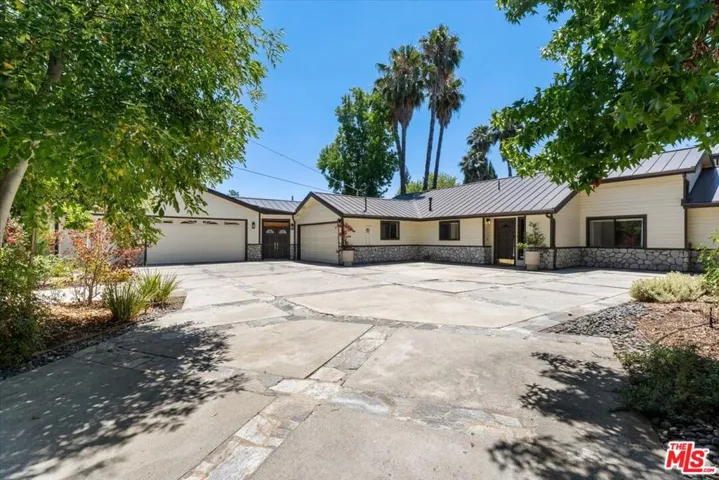 22954 Collins Street, Los Angeles, California 91367
