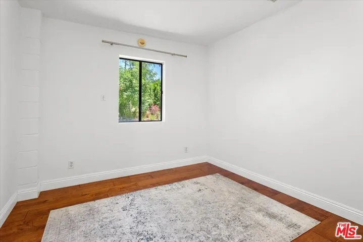 22954 Collins Street, Los Angeles, California 91367