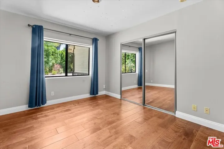 22954 Collins Street, Los Angeles, California 91367
